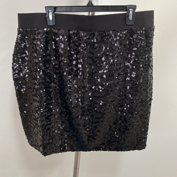 TORRID Sequin Mini Skirt - Picture 3 of 8